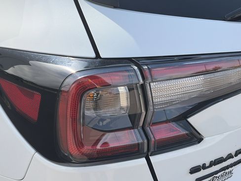 Certified 2024 Subaru Outback Onyx Edition AWD/4WD image 28