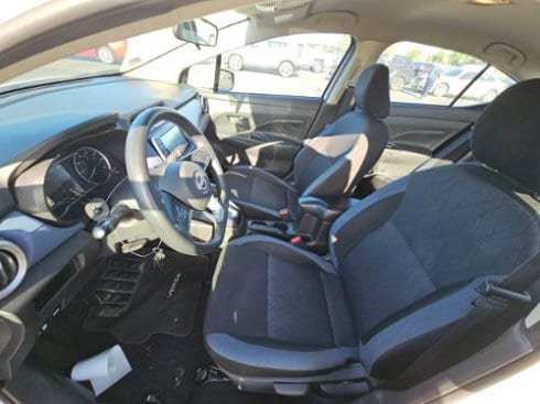 Used 2023 Nissan Versa SV FWD image 2