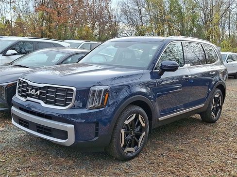 New 2025 Kia Telluride S image 3