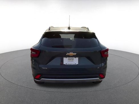 Used 2025 Chevrolet Trax LT image 12