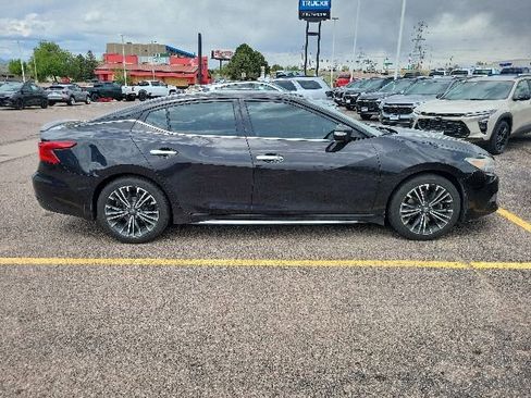 Used 2017 Nissan Maxima 3.5 SV w/ Dynamic Package FWD image 6