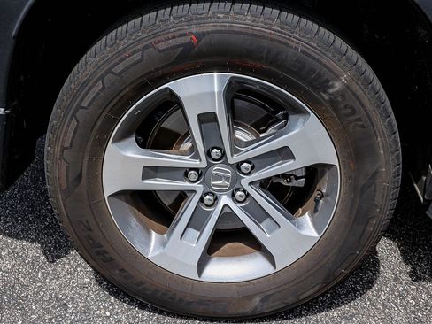 Certified 2024 Honda Pilot EX-L image 9