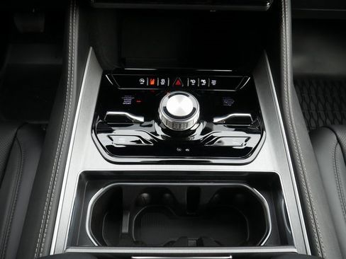 Used 2025 Jeep Wagoneer Series II image 19