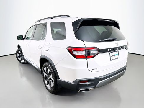 New 2026 Honda Pilot Touring image 5