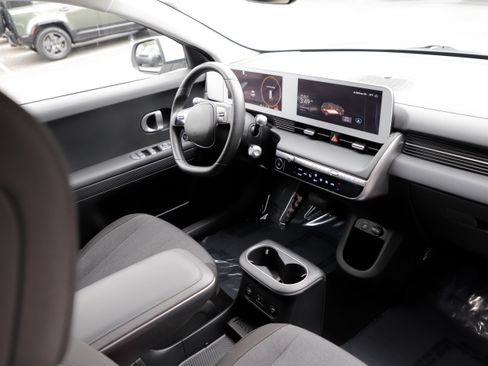 Used 2024 Hyundai Ioniq 5 SEL AWD/4WD image 13