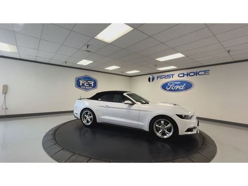 Used 2016 Ford Mustang Premium image 3