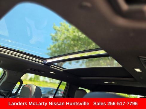 Used 2024 Chevrolet Traverse RS w/ LPO, Floor Liner Package FWD image 18