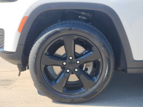 Used 2023 Jeep Grand Cherokee L Laredo AWD/4WD image 10