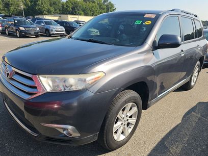 Used 2012 Toyota Highlander SE w/ Tow Pkg