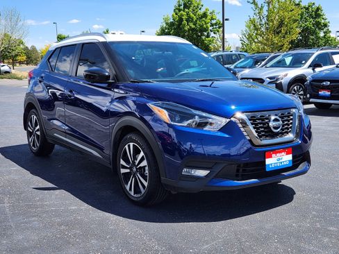Used 2019 Nissan Kicks SR w/ SR Premium Package FWD image 4