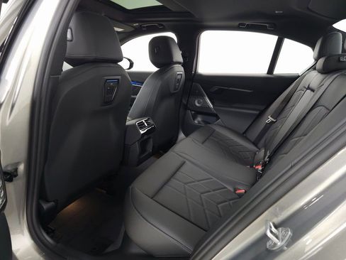 New 2025 BMW i5 M60 image 32