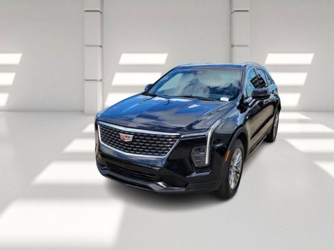Used 2024 Cadillac XT4 Premium Luxury image 1