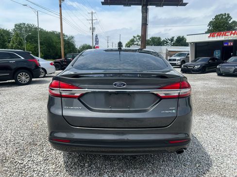 Used 2017 Ford Fusion SE w/ Equipment Group 601A FWD image 6
