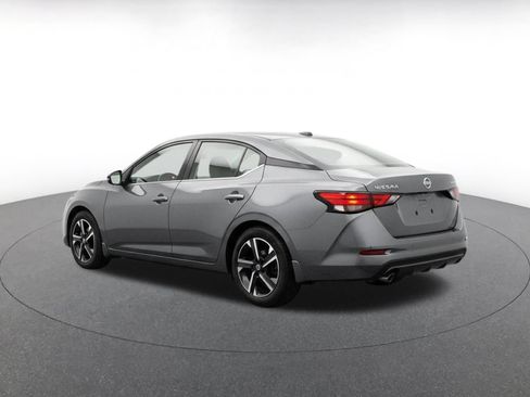 Used 2025 Nissan Sentra SV FWD image 8