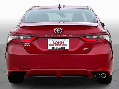 Used 2021 Toyota Camry SE image 4