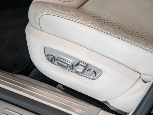 Used 2018 Rolls-Royce Ghost image 23