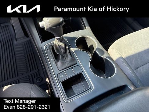 Used 2017 Kia Sorento FWD image 23