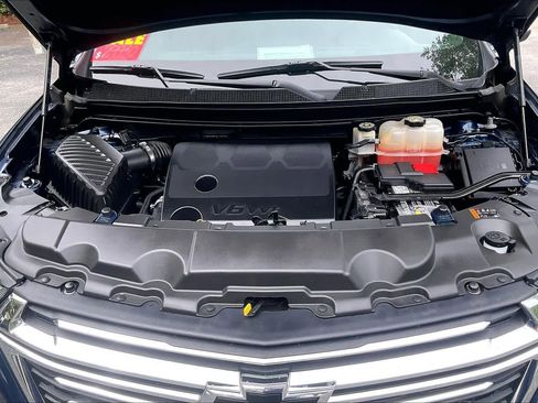 Used 2022 Chevrolet Traverse LT FWD image 11