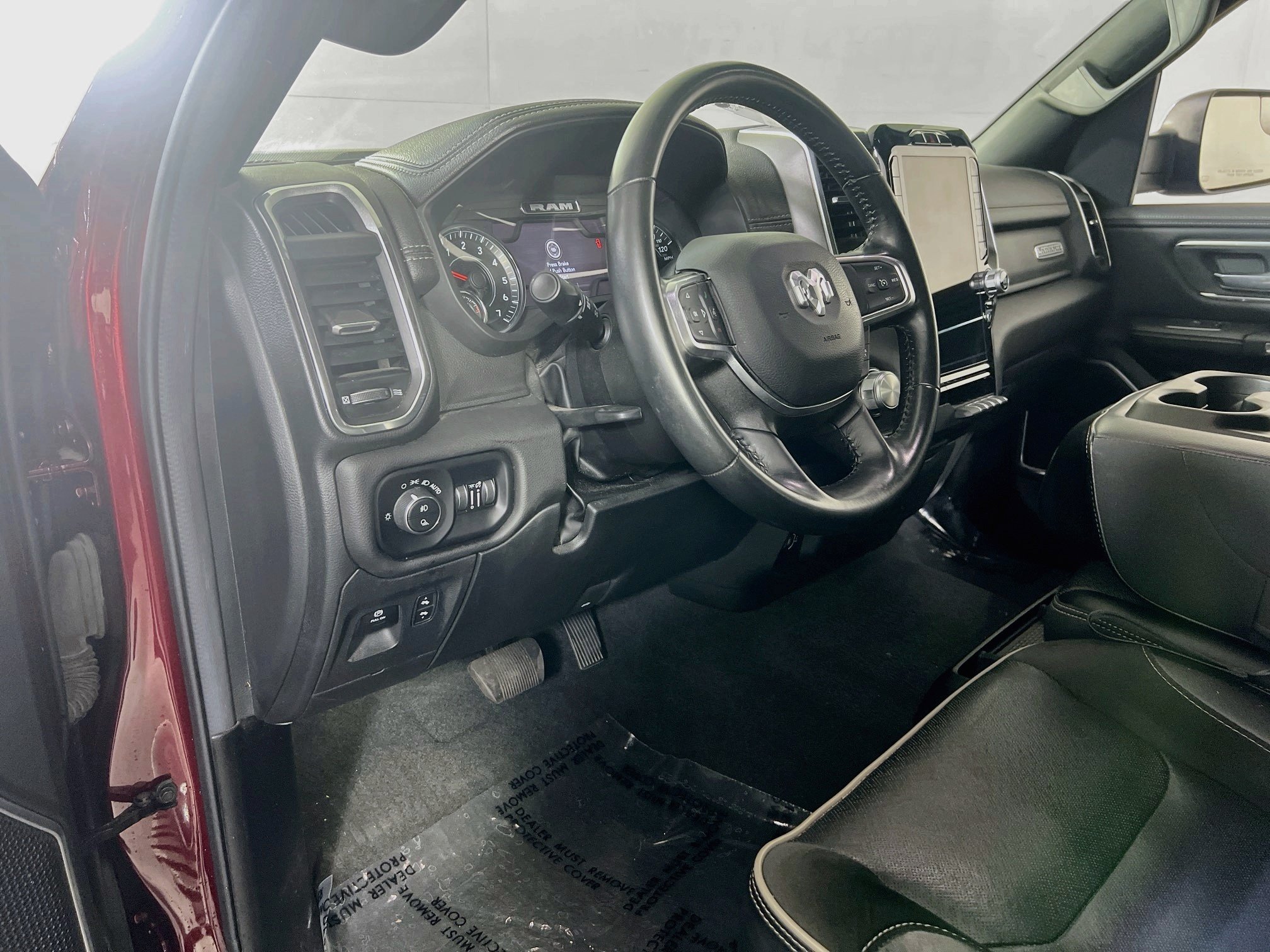 Used 2023 RAM 1500 Laramie AWD/4WD image 9