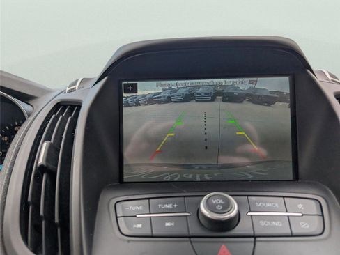 Used 2019 Ford Escape SE image 17