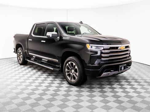 Used 2022 Chevrolet Silverado 1500 High Country w/ Z71 Off-Road Package image 8