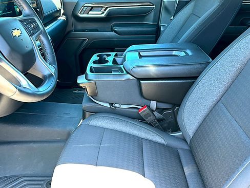 Used 2023 Chevrolet Silverado 1500 LT w/ Z71 Off-Road Package AWD/4WD image 13