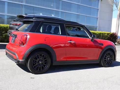 Used 2024 MINI Cooper 2-Door Hardtop image 8