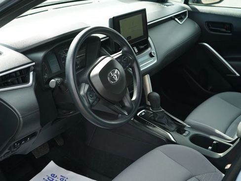 Used 2024 Toyota Corolla Cross AWD Hybrid image 12