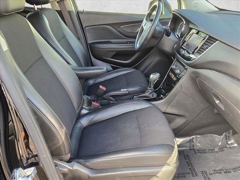 Used 2022 Buick Encore Preferred image 20