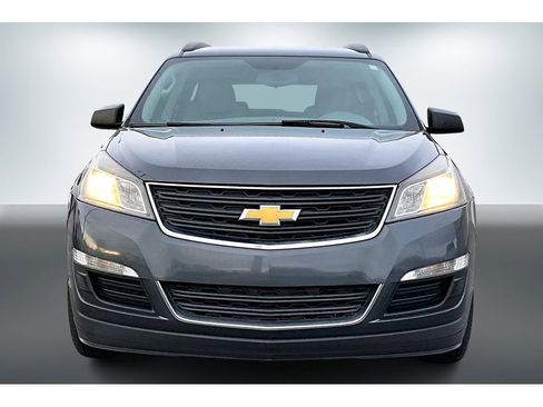 Used 2013 Chevrolet Traverse LS image 2