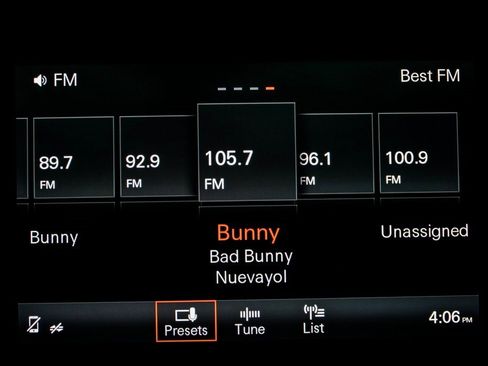 Used 2017 Porsche Macan S image 25