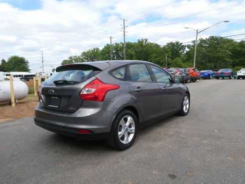 Used 2013 Ford Focus SE FWD image 5