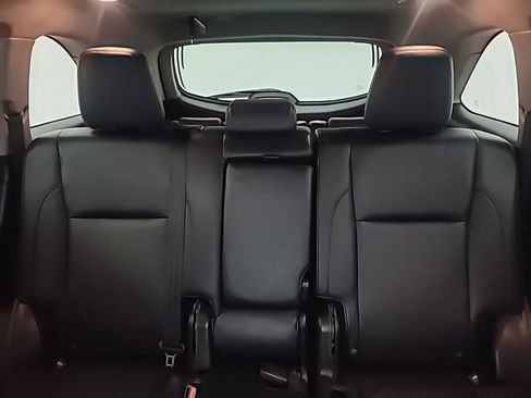 Used 2016 Toyota Highlander XLE AWD/4WD image 28