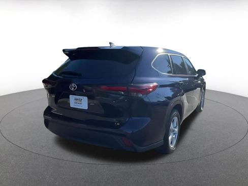 Used 2025 Toyota Highlander LE image 14