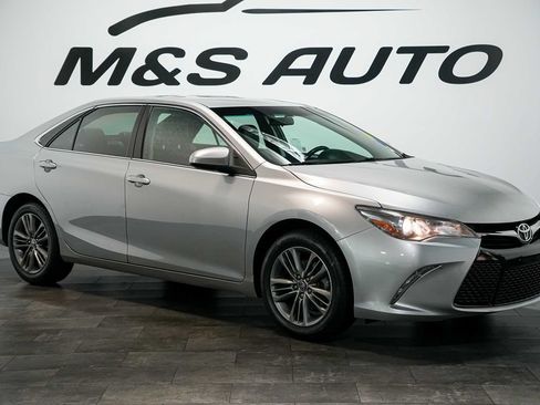 Used 2017 Toyota Camry SE FWD image 6