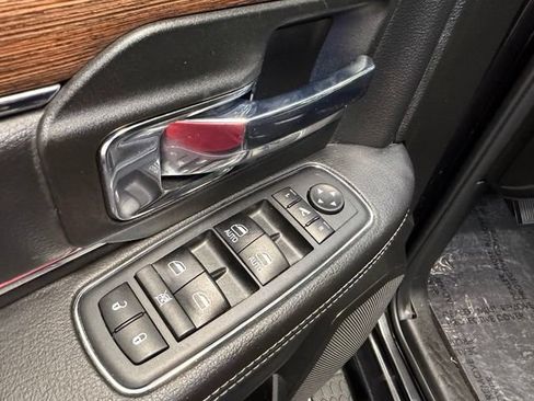 Used 2018 RAM 1500 Laramie w/ Convenience Group AWD/4WD image 12