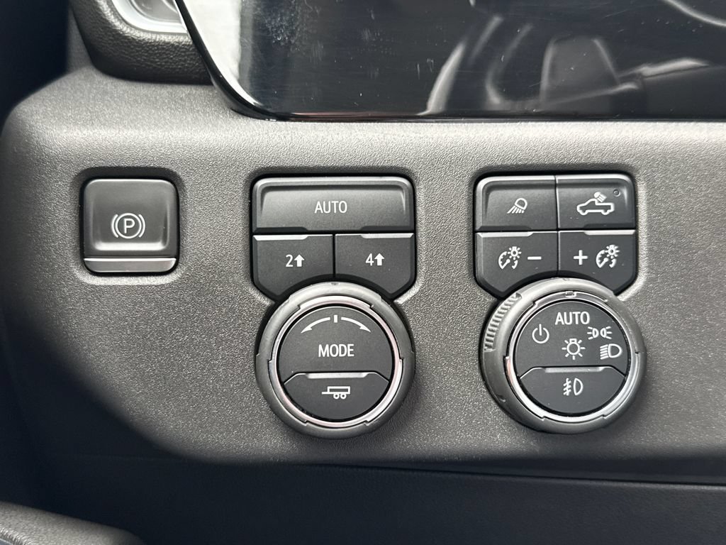 Certified 2023 Chevrolet Silverado 1500 LTZ w/ LTZ Premium Package AWD/4WD image 31