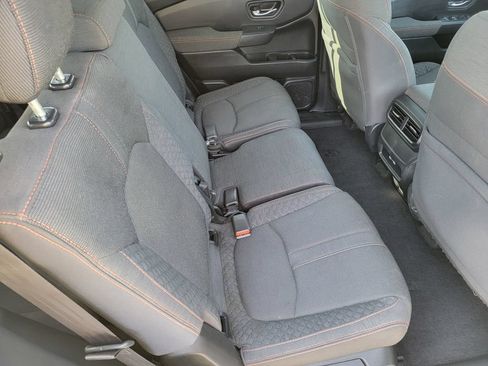 Used 2023 Honda Pilot Sport image 16