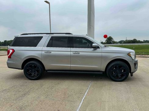 Used 2021 Ford Expedition Max XLT RWD image 2