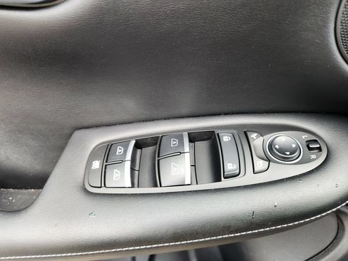 Used 2023 INFINITI QX50 Luxe AWD/4WD image 16
