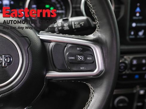 Used 2022 Jeep Wrangler Unlimited Sahara w/ Cold Weather Group image 16