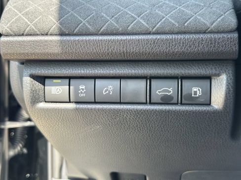 Used 2026 Toyota Camry XLE FWD image 25