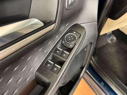 Used 2020 Ford Escape SEL image 17