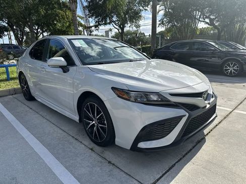 Used 2024 Toyota Camry SE FWD image 18