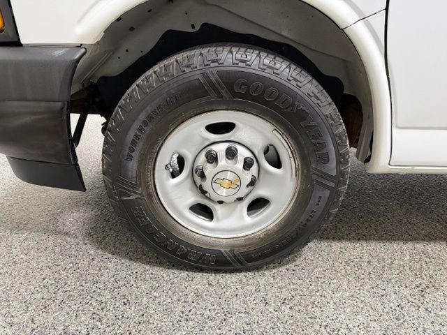 Used 2020 Chevrolet Express 2500 w/ Driver Convenience Package RWD image 23
