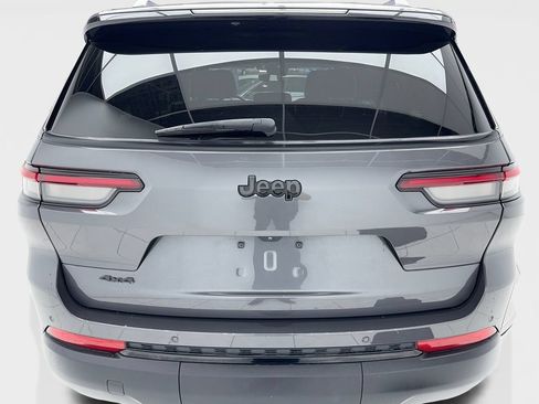 Used 2023 Jeep Grand Cherokee L Laredo AWD/4WD image 11