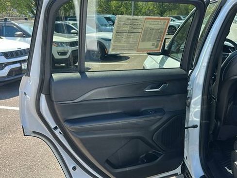 Used 2023 Jeep Grand Cherokee L Laredo AWD/4WD image 22