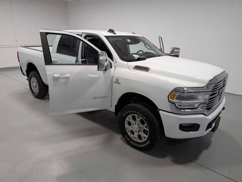 Used 2024 RAM 2500 Laramie w/ Safety Group AWD/4WD image 17