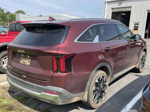 Used 2024 Kia Sorento SX FWD image 2