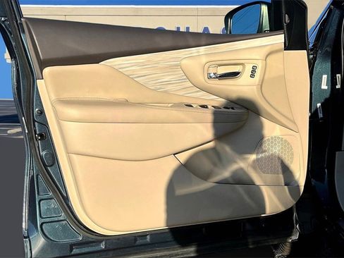Used 2018 Nissan Murano Platinum image 19